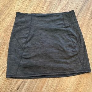 Kuhl Skulpt Skort Dark Gray Women’s Med Outdoor Hiking Camping Athletic Stretch